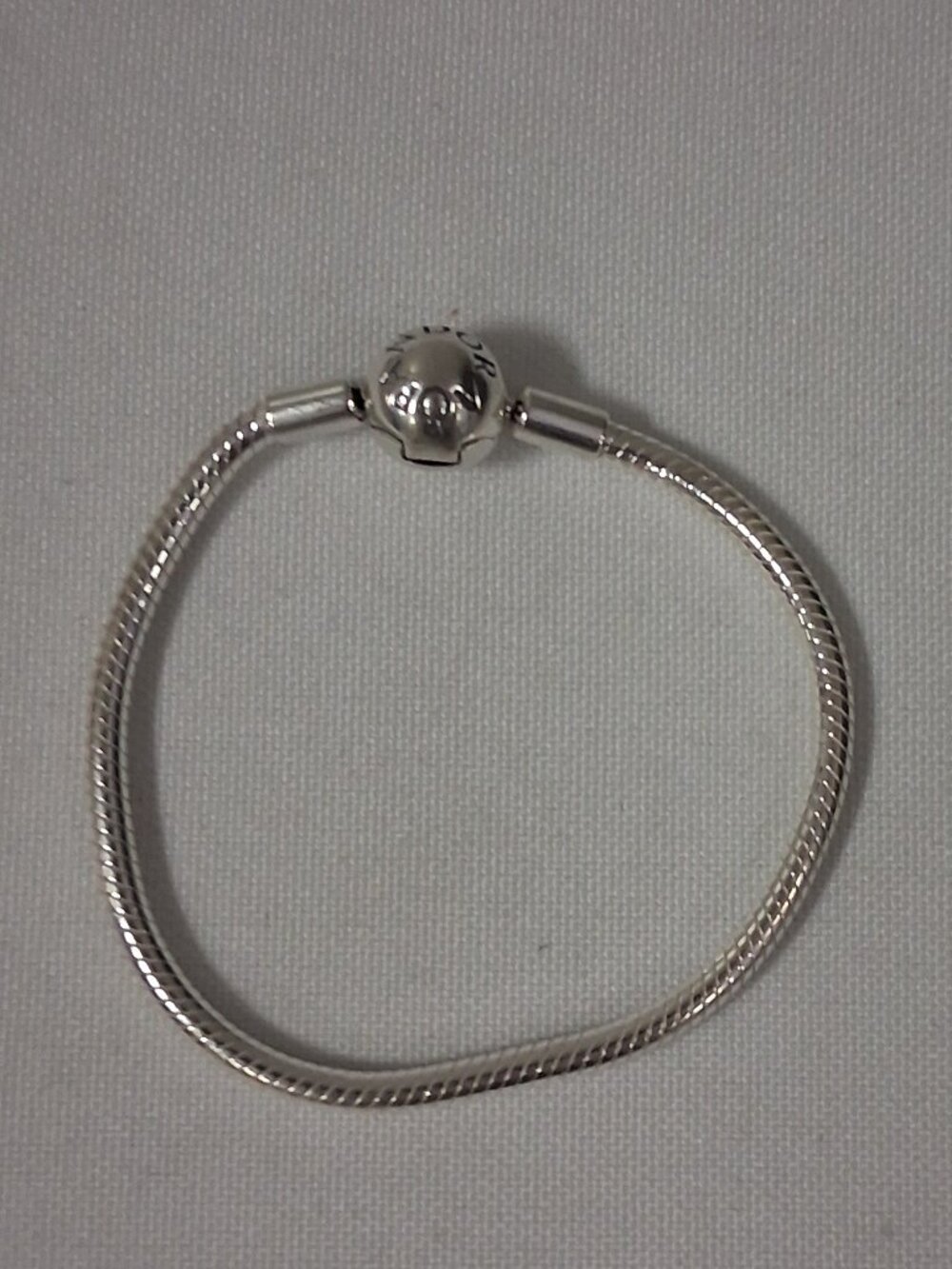 Pandora Moments Openable Bracelet – Style #590728-16